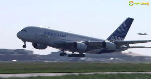 Airbus cuts superjumbo A380 production again