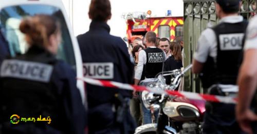 The immediate aftermath of the incident in north-west Paris