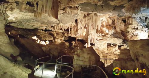 Al Hoota Cave 