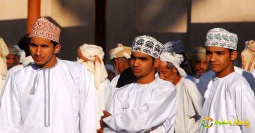 Government announced 25,000 jobs for Omani job seekers