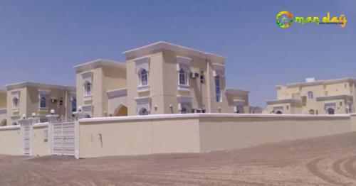 The kind-hearted well-wisher donated 110 houses in the Al Rawdha and Al Kehel areas in the Al Buraimi Governorate.