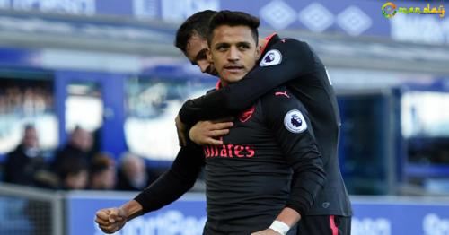 Everton 2 Arsenal 5: Koeman on the brink as hosts capitulate
