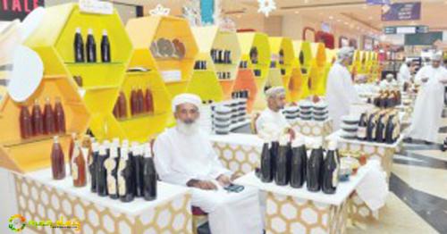 30 honey breeders take part in Omani Honey Market