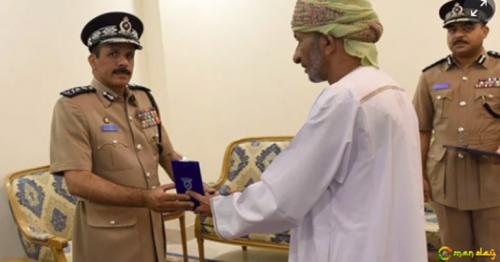 Cop killed in Oman mall given medal of honour