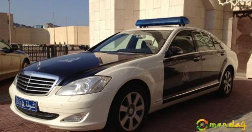Royal Oman Police  arrested three Omanis, expat arrested for kidnap, assault and robbery