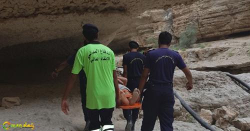 Oman Man injured in Wadi Shab
