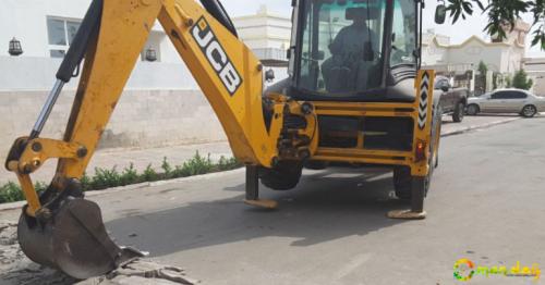 Muscat Municipality has begun removing abandoned vehicles and illegal speed bumps 