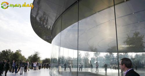 Windows vs Mac: Apple employees getting injured by ultra-transparent glass at $5bn facility