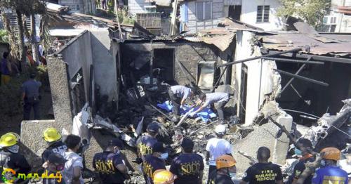 10 dead as plane crashes into house in Philippines