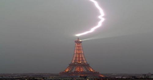 Electrifying moment Eiffel Tower gets struck by lightning