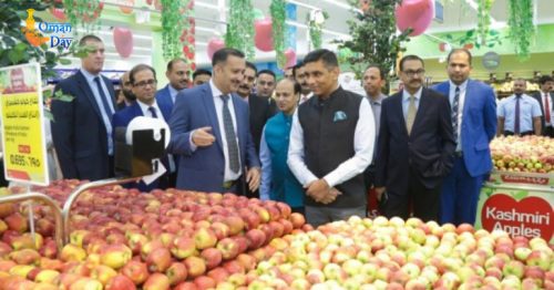 First batch of Kashmiri apples arrives in Oman