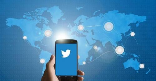 Oman&rsquo;s new minister responds to request on Twitter