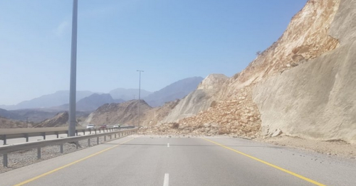 Landslide shuts down Muscat-Quriyat road