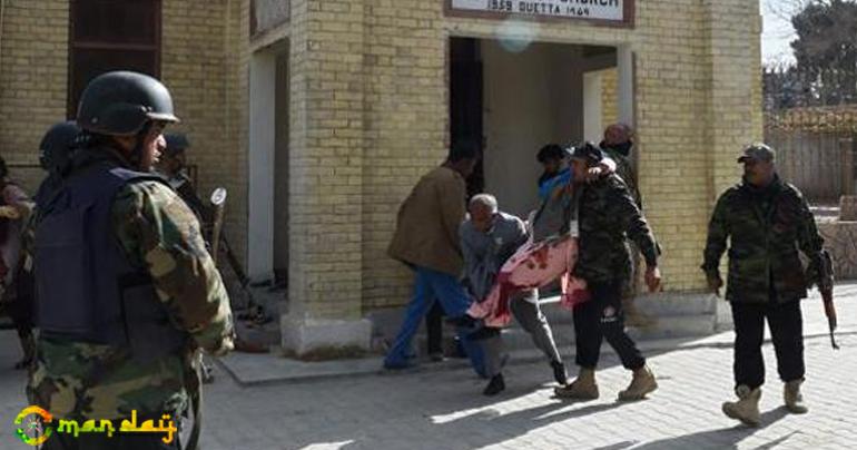 Suicide bombers attack church in Pakistan, killing 5