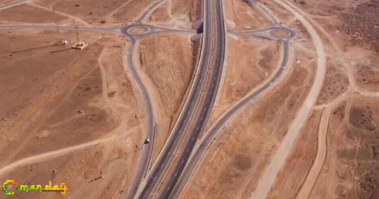  A 36 km long stretch of the Taqah-Mirbat road has been opened by the Ministry of Transport and Communication today.