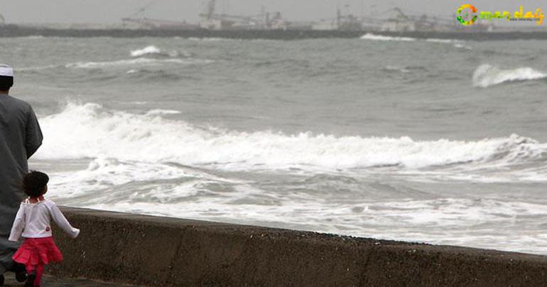 Warning of rough seas in Oman from tonight