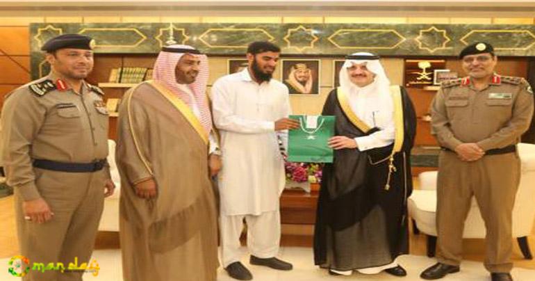 Pakistani who saved Saudi Family from the burning car awarded with Hajj Package