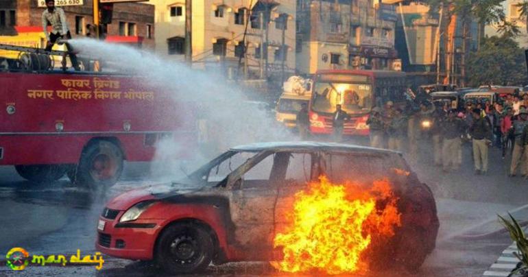 In A Hilarious Goof-Up, Karni Sena Burns Fellow Member’s Car While Protesting Against Padmaavat