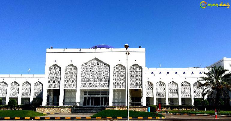 Oman government has announced  doctors working in the public sector can now work in private hospitals