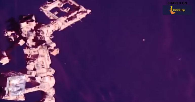 Is than a UFO? Alien buffs spot UFO near ISS