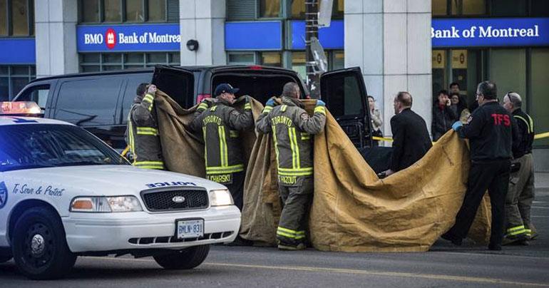 10 dead, 15 injured after van ploughs pedestrians in Toronto, suspect identified