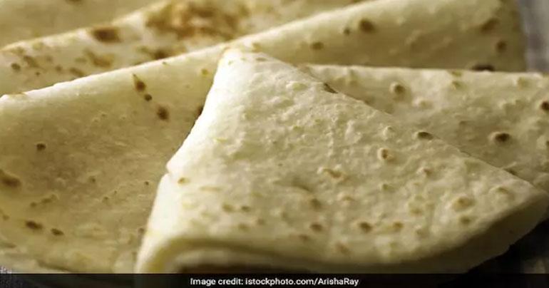 Bread Vs Roti: Which yields better results for weight loss? 