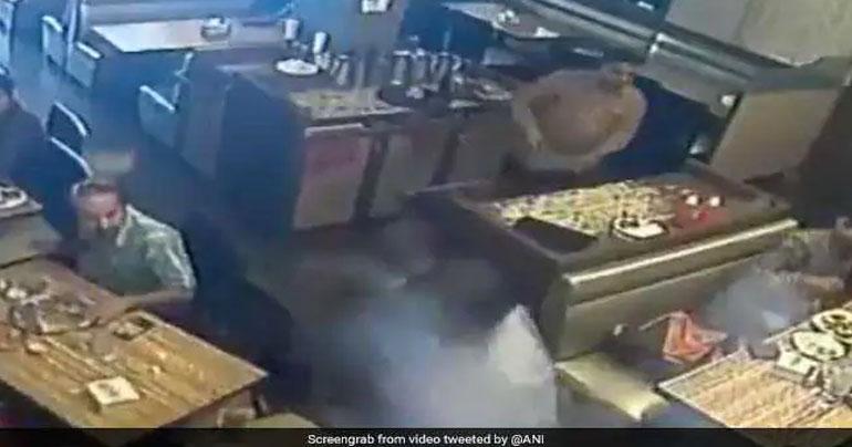  WATCH: Mobile phone explodes inside man’s pocket in Mumbai