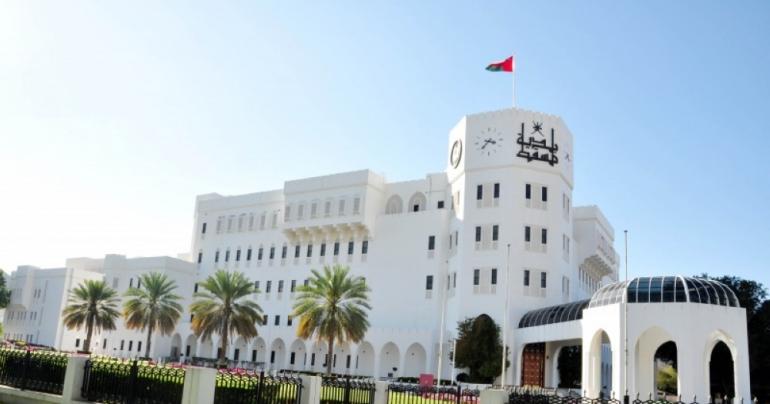  Muscat Municipality,water bottles,Omani volunteers, Al-Amerat Mountain road