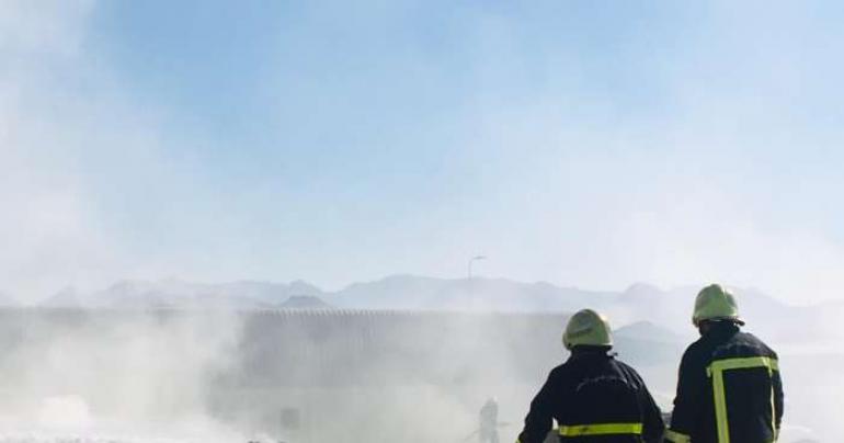 Fire breaks out in a factory in Wilayat Samail