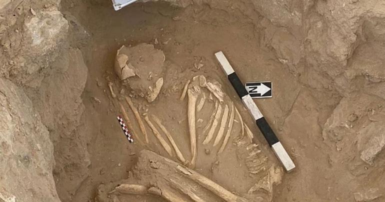 Oman ancient graves discovery