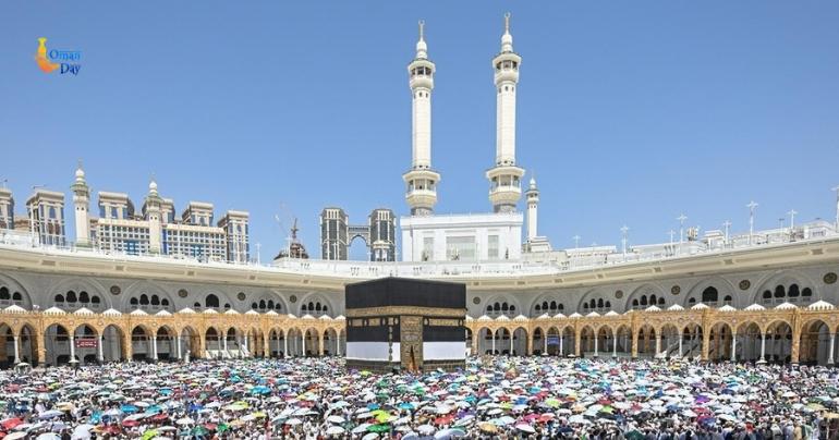 Omani pilgrims return